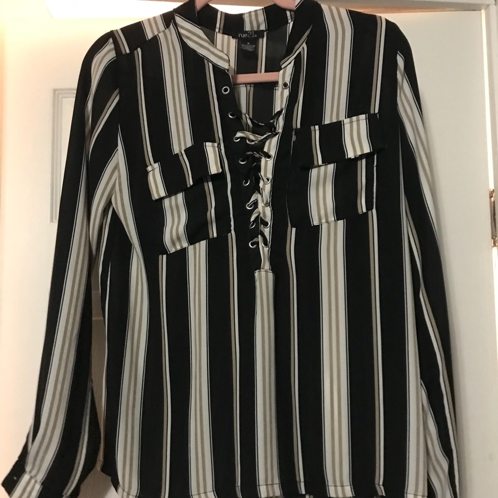 Rue 21 top